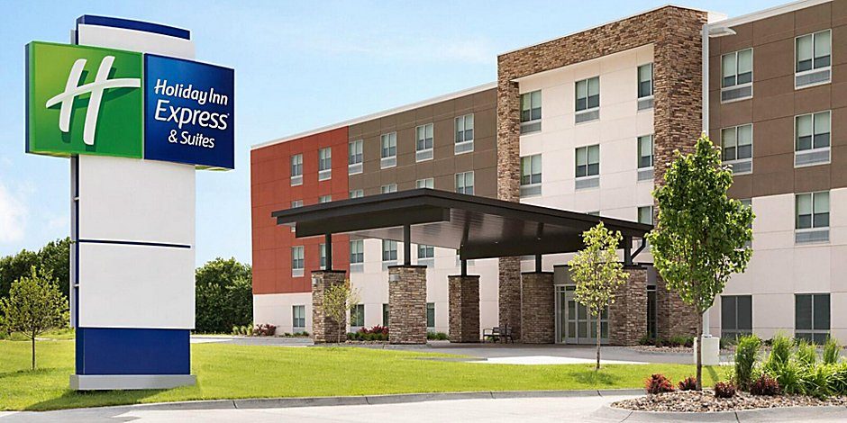 holiday-inn-express-and-suites-red-wing-5590372822-2x1